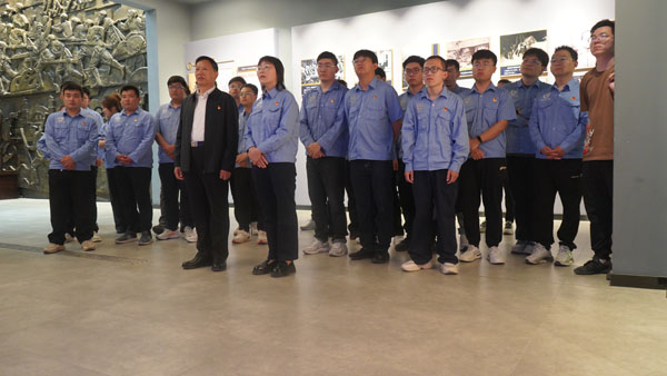 紅色的火種.jpg 紅色的火種.jpg